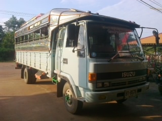 ขายหกล้อ ร็อคกี้ 175แรงม้าเบรคทิฟฟี่พวงมาลัยเพาเวอร์ยาง 825-16 ยาว 5.50