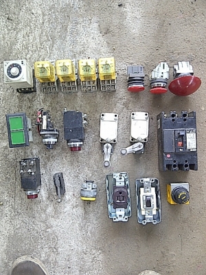ขาย..อุปกรณ์ไฟฟ้าตามรูป