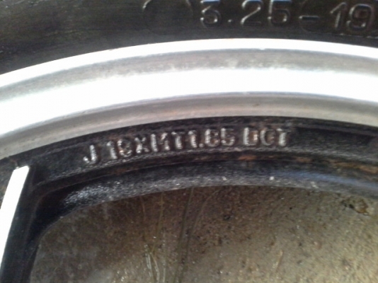 ขายล้อแม็กหน้า Yamaha XJ650