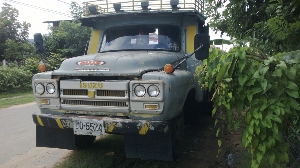 ขายรถสิบล้อ เพลาเดียว เครื่อง6BB1 ทะเบียนพร้อมโอน มีสโลด้วย