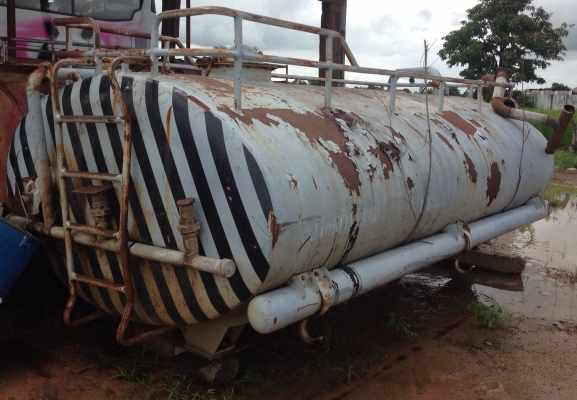 ขายด่วน ถังน้ำมัน 4,000 ลิตร อุปกรณ์ติดตั้งครบพร้อม วาว์ลน้ำเปิดปิดระบายน้ำใช้งานได้ดีทุกส่วนไม่มีปัญหา ไม่มีรั่วซึ่มพร้อมบรรจุพร้อมใช้งาน ราคาต่อรองได้ครับ