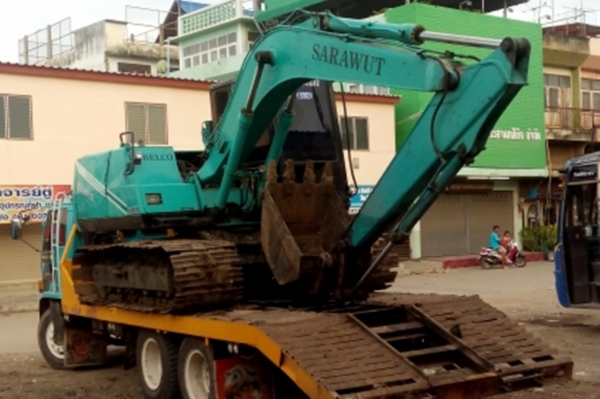 KOMATSU PC100-5