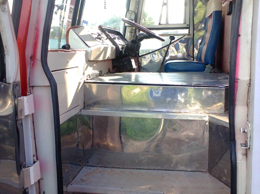 ขายรถบัสแอร์ HINO ยาว 11 เมตร เครื่อง HO6C(T) 195  แรง แชชซี  (HINO)เครื่องยนต์ 2 ตัว แอร์เย็น เบรคจิ๊ฟฟี่