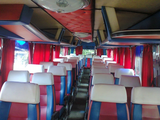 ขายรถบัสแอร์ HINO ยาว 11 เมตร เครื่อง HO6C(T) 195  แรง แชชซี  (HINO)เครื่องยนต์ 2 ตัว แอร์เย็น เบรคจิ๊ฟฟี่