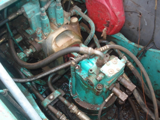 ขายด่วนแมคโคร KOBELLCO MARK V super สภาพพร้อมใช้งาน ราคา 1,080,000สนใจติดต่อ วรพจน์0813467572