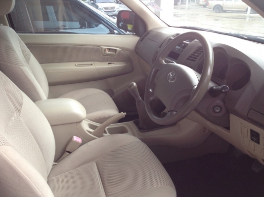 วีโก้ E 3.0 ปี 2006 ก.ธรรมดา รถเจ้าของเดียว ราคา 389,000 บาท