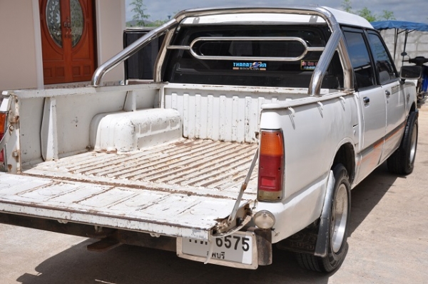 ขาย ISUZU KB 4 ประตู เครื่อง 2500 ฝาทอง พวงมาลัยเพาเวอร์ พร้อมใช้