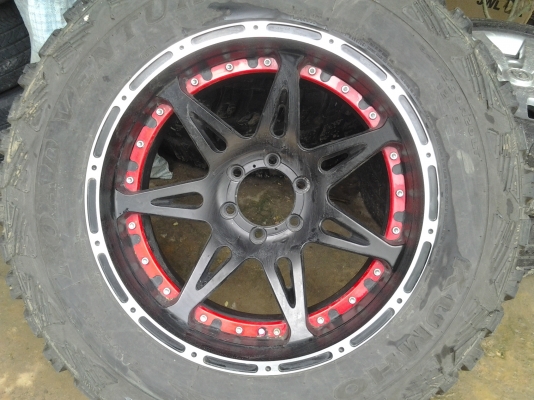ขายแม็กซ์พร้อมยางขอบ20"  ยาง KUMHO  ปี 12 35x12.50x20" ปี12สวยมาก