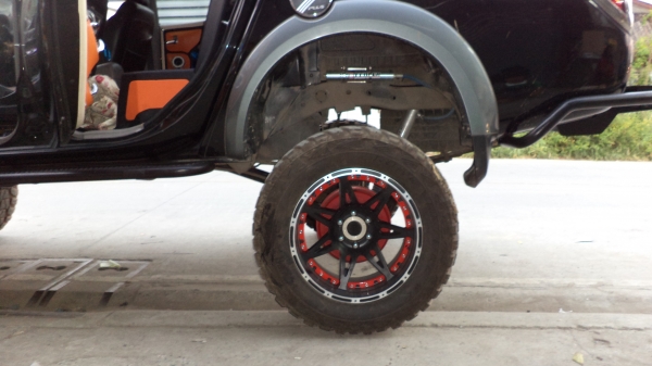 ขายแม็กซ์พร้อมยางขอบ20"  ยาง KUMHO  ปี 12 35x12.50x20" ปี12สวยมาก