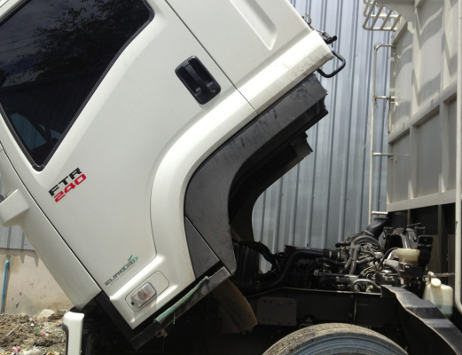 ขายดาวน์ หกล้อใหญ่ ISUZU FORWARD FTR 240 แรงม้า รถห้างรุ่นใหม่ล่าสุด