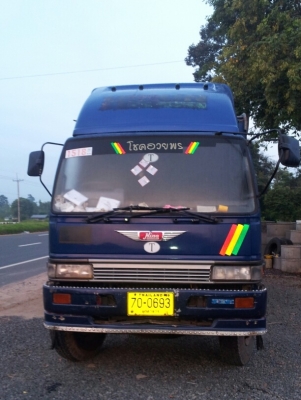 ขายดาวน์ hino 3 m ราคาถูกเพียง 250,000 เท่านั้น