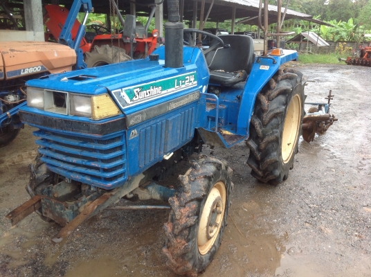 ปัญญาแทรคเตอร์มาแล้ว...จัดมาให้ครับ คูโบต้า L1-24 พร้อม ผาน