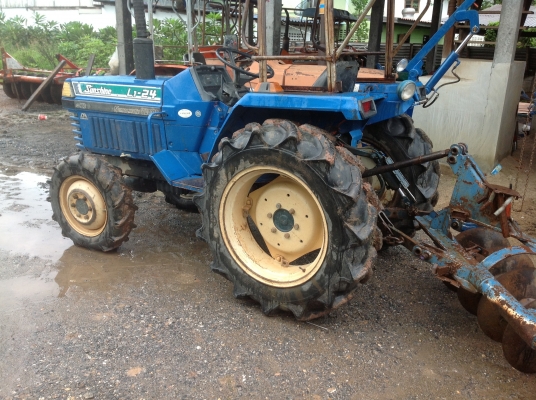 ปัญญาแทรคเตอร์มาแล้ว...จัดมาให้ครับ คูโบต้า L1-24 พร้อม ผาน