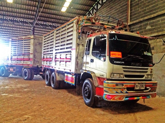 ขายรถอีซูซุเดก้า 320 แรงม้า  ไม่ดั๊ม แม่ลูกคอกเกษตร