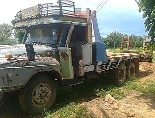 ISUZU TX 165 HP 6BD1 รถหัวยาวหางปลาสิบล้อ 2 เพลา สภาพดีสุดๆพร้อมใช้งานได้เลย ท้ายลาดมีหางพับไฮดรอลิกส์ครบพร้อม เครื่องแน่นแรงดีไม่มีเยิ้ม ภายในเก๋งคอนโซลครบ พวงมาลัยเพาเวอร์ ช่วงล่างคัชซีสวยไม่มีบวม ยางสภาพดี 10 เส้นประมาณ 70\% พร้อมใช้งาน เอกสารทะเบียนครบ