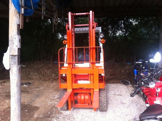 ขายฟอร์คลิฟท์ สภาพดีพร้อมใช้งาน