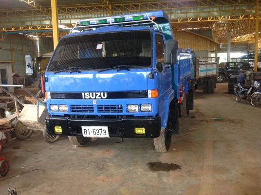 รถดั้ม 6 ล้อ รถสวย สภาพดี ติดต่อคุณโชคดำเนิน โทร 087-2478995