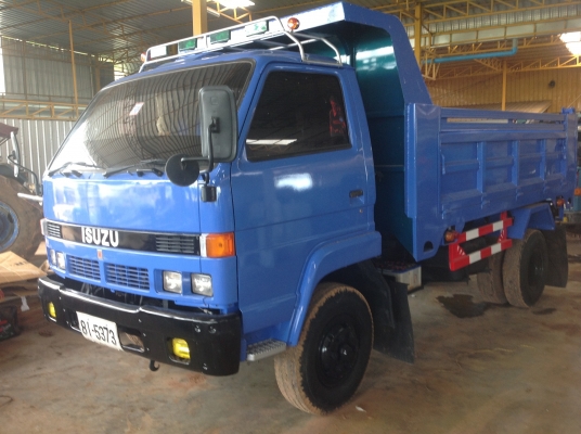 รถดั้ม 6 ล้อ รถสวย สภาพดี ติดต่อคุณโชคดำเนิน โทร 087-2478995