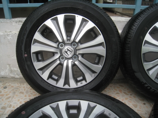 ขายล้อแม็ก honda freed ป้ายแดง 15"x5.5" et50 4 รู 100 + ยางปี 12 สนใจติดต่อเล็กคลองสามครับ (081-3747940)