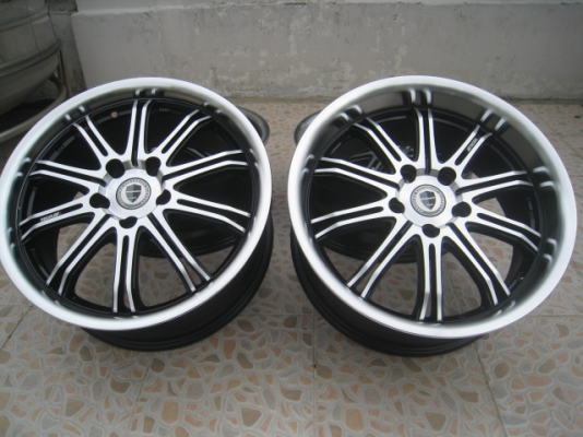 ขายล้อแม็ก w work มือสอง 17"x7.5" หน้า et45, หลัง et40 5 รู 114.3  สนใจติดต่อเล็กคลองสามครับ (081-3747940)