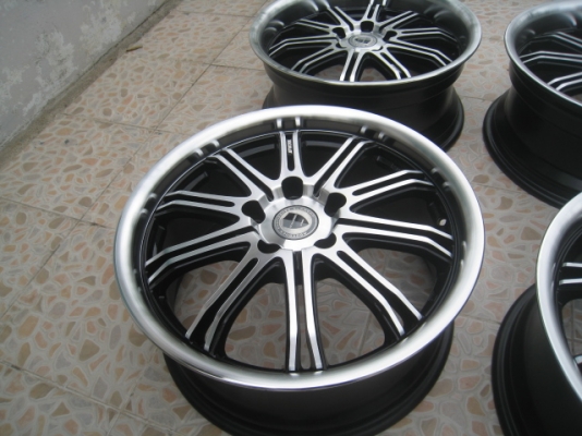 ขายล้อแม็ก w work มือสอง 17"x7.5" หน้า et45, หลัง et40 5 รู 114.3  สนใจติดต่อเล็กคลองสามครับ (081-3747940)