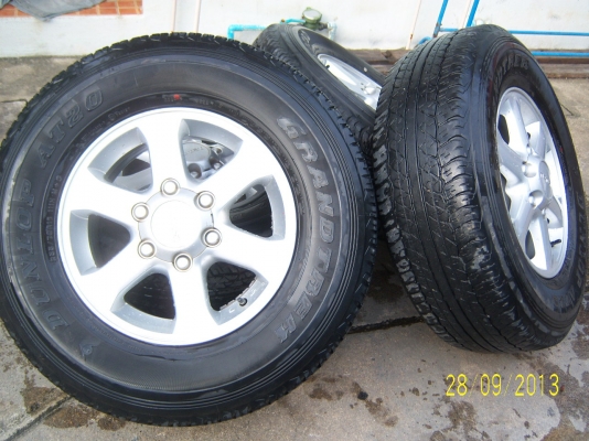 แม็กไฮเลนเดอร์ ขอบ 16 พร้อมยาง 255 70 16 สวยๆ คับ