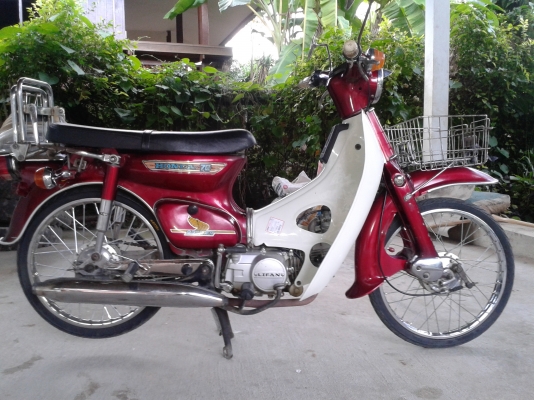 ขายรถC-90 มีเล่มโครง อินวอยเครื่อง ชุดโอน+ชื่อเจ้าของเก่า พร้อมโอน ไฟออกทุกดวง เครื่องLifan 125 เดิม สีตรงเล่มครับ ขอตั้งไว้ที่ 22000 บ. ต่อรองได้นะ รถอยู่เชียงใหม่ครับ สนใจ โทร 082-0374595 ปอนด์ ครับ