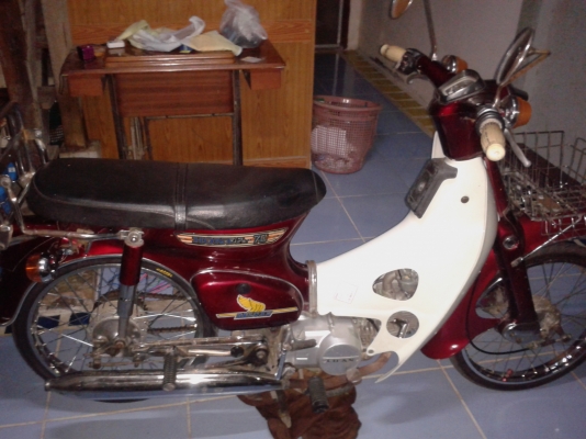 ขายรถC-90 มีเล่มโครง อินวอยเครื่อง ชุดโอน+ชื่อเจ้าของเก่า พร้อมโอน ไฟออกทุกดวง เครื่องLifan 125 เดิม สีตรงเล่มครับ ขอตั้งไว้ที่ 22000 บ. ต่อรองได้นะ รถอยู่เชียงใหม่ครับ สนใจ โทร 082-0374595 ปอนด์ ครับ