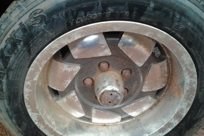 TOYOTA CROWN MS85 รถสวยจัดสุดคลาสสิค วางเครื่องยนต์ดีเซล 2400 ลงเล่มแล้ว เครื่องแน่นแรงดี ภายในเก๋งสวยหรู เฟอร์นิเจอร์ภายในครบทุกชิ้นส่วน สีสันบิดี้ตัวถังภายนอกบางเดิมๆ ช่วงล่างแน่น ยางสภาพดี 70\% พร้อมใช้งาน เอกสารเล่มทะเบียนชุดโอนครบพร้อม ราคาต่อรองได้คร