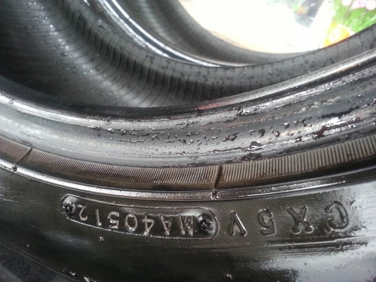 ยาง NITTO NT555 235/50/R18 ปี12 1 คู่ 1500 บาท