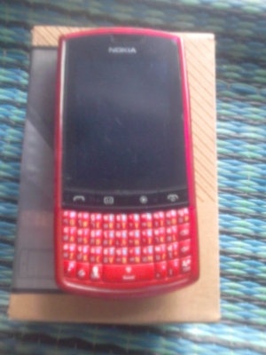 ขายNokia Asha 303สภาพดีใช้งานปกติสีแดง