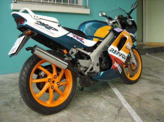 NSR PROARM 150SP สีเขียวส้ม สวยมาก ทำสีใหม่ทั้งคัน อยู่ที่ ไปรษณีย์ ยานนาวา ตรงข้ามปั้มเชลล์ กทม สนใจติดต่อ คุณ จอร์ 0808051985,0805948450