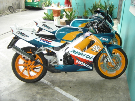 NSR PROARM 150SP สีเขียวส้ม สวยมาก ทำสีใหม่ทั้งคัน อยู่ที่ ไปรษณีย์ ยานนาวา ตรงข้ามปั้มเชลล์ กทม สนใจติดต่อ คุณ จอร์ 0808051985,0805948450