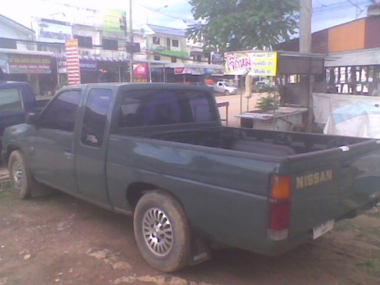 ขายนิสสัน บิ๊กเอ็ม เดิมโรงงาน สีใหม่ แอร์หนาว ล้อแม็ค พวงมาลัยธรรมดา โทร 081-9837056