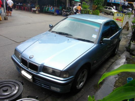 ขาย BMW 318 iA นกแก้ว ปี95 AUTO สวยหรู เครื่องแน่นสุดเยี่ยม หัวเกียร์ลายไม้ Airbag/ABS 170000 บาท