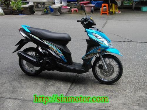 ขาย Skydrive 125cc.หัวฉีด ขับแค่6000โล สวยสดใส เครื่องเลิศ97\% ประกันศูนย์5ปี ราคา 18500 บาท