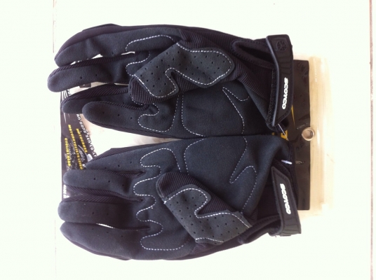 ธารนนทบุรี//ขายถุงมือขี่มอไซค์ ยี่ห้อ scoyco เบอร์ XL ของใหม่ ราคา 550 บาท (พร้อมจัดส่ง)