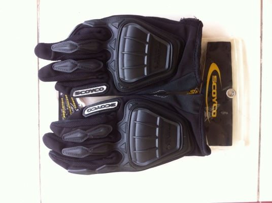 ธารนนทบุรี//ขายถุงมือขี่มอไซค์ ยี่ห้อ scoyco เบอร์ XL ของใหม่ ราคา 550 บาท (พร้อมจัดส่ง)