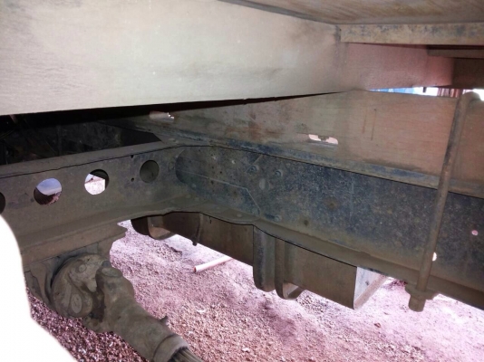 ISUZU NPR เครื่อง 145 HP 6BB1 กระบะคอกไม้ความยาว 5 เมตรสภาพสวย ช่วงล่างใหญ่ติด F หน้าหลัง เครื่องแห้งแรงดีไม่มีเยิ้ม ภายในเก๋งคอนโซลครบพร้อม เกียร์สั้น ช่วงล่างคัชซีสวยไม่มีดาม ยาง 8.25 ขอบ 16 สภาพดี 70\% พร้อมบรรทุกพร้อมใช้งาน เอกสารทะเบียนครบพร้อมโอน ราค