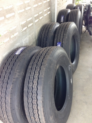 ขายยางใหม่เดือนธันวาคมปี 2013 ครับ มิชลิน 11r 22.5 (10เส้น)