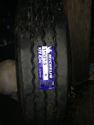 ขายยางใหม่เดือนธันวาคมปี 2013 ครับ มิชลิน 11r 22.5 (10เส้น)