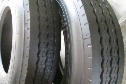 ขายยางใหม่ปี 2013 ครับ มิชลิน 11r 22.5 (10เส้น)