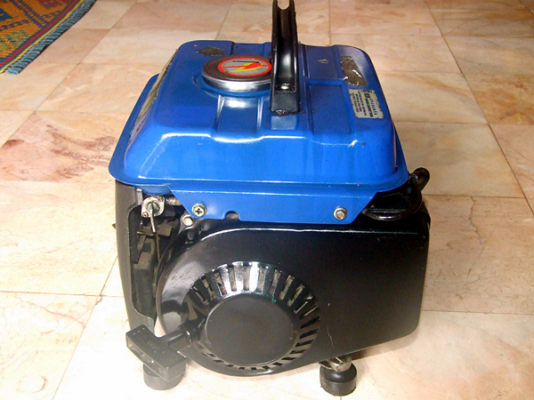 ขายเครื่องปั่นไฟพกพาราคา 3,750 บาท สถาพใหม่ ๆ