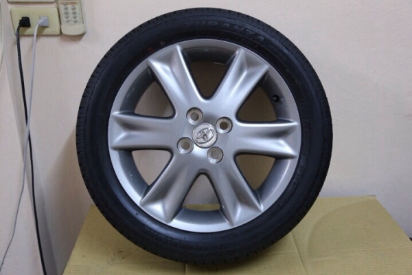 ขายล้อแม็ก Yaris RS รมดำ 16" พร้อมยางปี13
