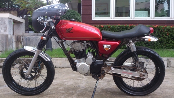 ขายHONDA CG 200 Cafe Racer เล่มทบ. เอี่ยมๆขับหล่อๆ ขายHONDA CG 200 Cafe Racer เล่มทบ. เอี่ยมๆขับหล่อๆ