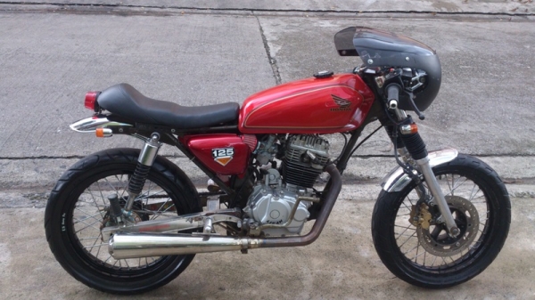 ขายHONDA CG 200 Cafe Racer เล่มทบ. เอี่ยมๆขับหล่อๆ ขายHONDA CG 200 Cafe Racer เล่มทบ. เอี่ยมๆขับหล่อๆ