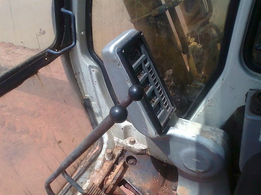 SAMSUNG 210LC สภาพกิ๊บ เก๋งสวย ภายในสวย มีแอร์เย็นเฉียบ