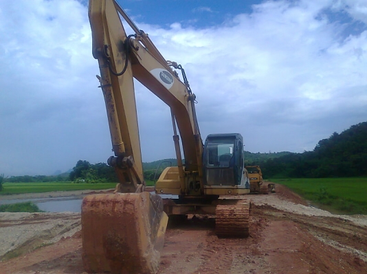 SAMSUNG 210LC สภาพกิ๊บ เก๋งสวย ภายในสวย มีแอร์เย็นเฉียบ