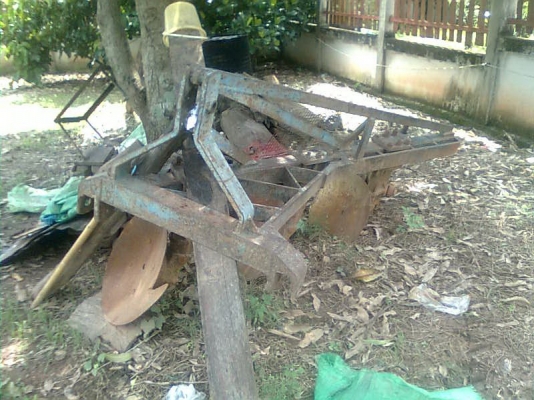 ขายฟอร์ด6610 เสื้อลาย ท่อไอดีโต พร้อมอุปกรณ์ มีเล่มทะเบียน