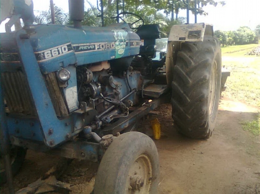 ขายฟอร์ด6610 เสื้อลาย ท่อไอดีโต พร้อมอุปกรณ์ มีเล่มทะเบียน